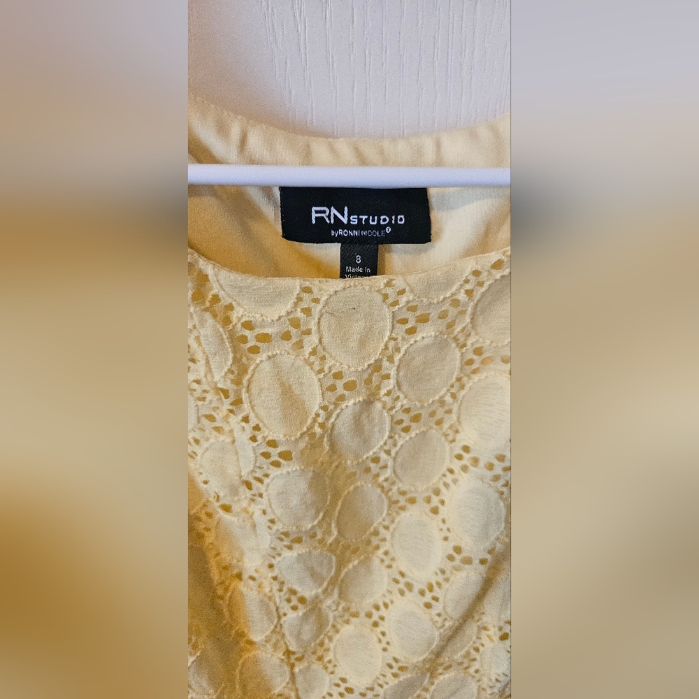 RN Studio women's yellow dress size 8 - Picture 3 of 3